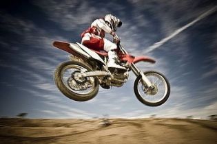 article-new_ehow_images_a04_ga_gd_own-dirt-bike-track-800x800