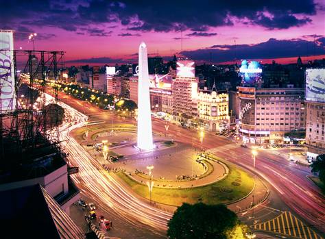 The-Obelisk_Night-view-of-the-city-and-the-Obelisk_3979