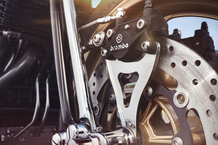 Yamaha-XJR-1300-11-1480x986