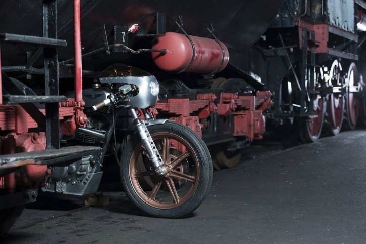 Yamaha_SR500_Custom_Motorcycle_6-1480x987