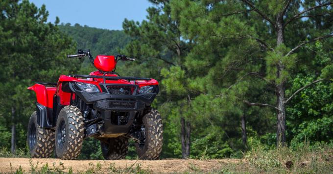 2016-suzuki-kingquad-750-AXi-4x4-ATV-rider-4