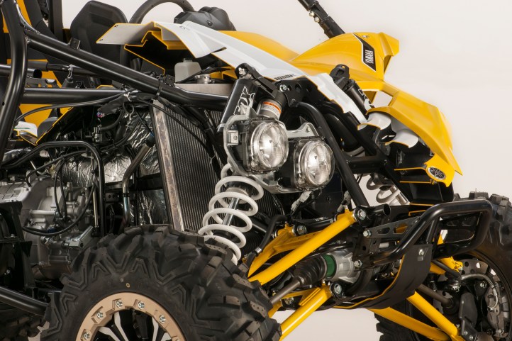 yamaha-2016-YXZ1000R-SE-body-front