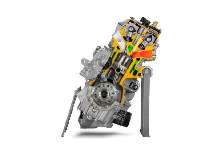 yamaha-2016-YXZ1000R-SE-engine-front