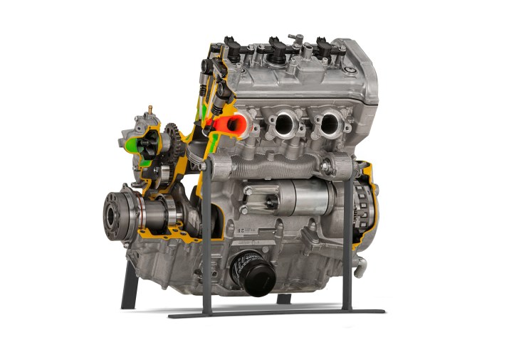 yamaha-2016-YXZ1000R-SE-engine-side