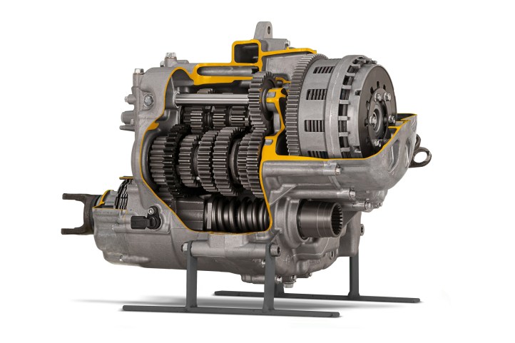 yamaha-2016-YXZ1000R-SE-engine-whole