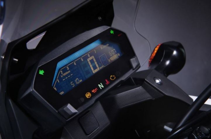 Honda-NC750X-dashboard