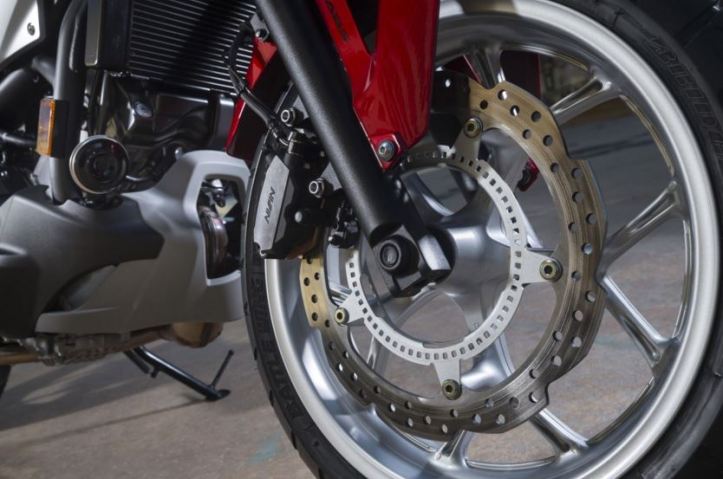 Honda-NC750X-engine-2