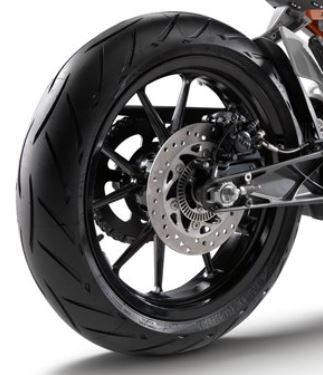 KTM-2016-390-Duke-Motorcycle-wheeles-and-tires