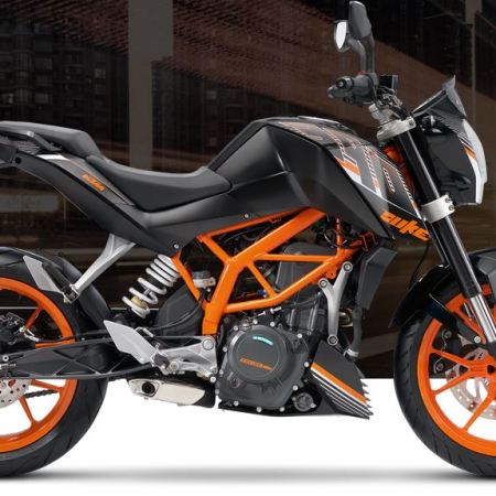 KTM-2016-390-Duke-Motorcycle
