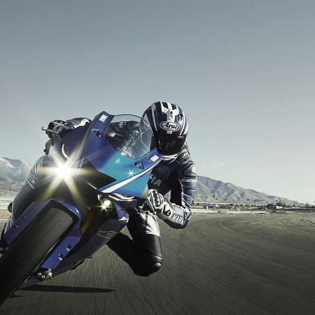 2017-Yamaha-YZF-R6-New-Release