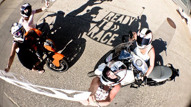 2016-working-at-ktm-employees-having-fun